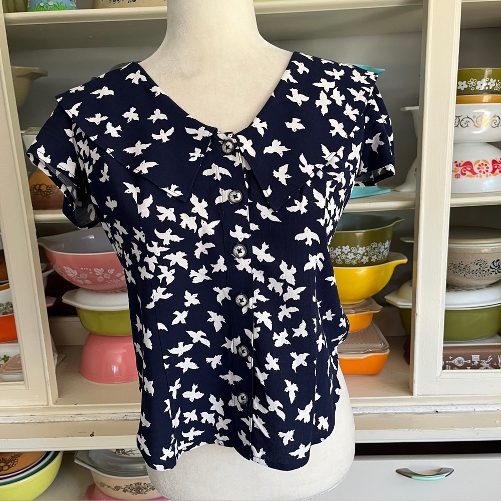 Anthropologie Maeve Austin Navy and White Bird Print Top - Size 0 - Picture 4 of 16